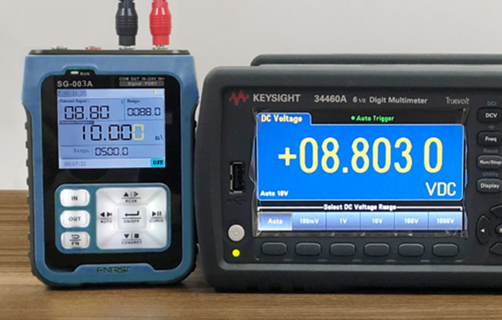Generator sygnałów FNIRSI SG-003A w kolorze niebieskim