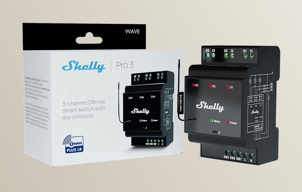 Moduł Shelly obok opakowania produktu z oznaczeniem „Pro 3” i logo Z-Wave Plus LR.