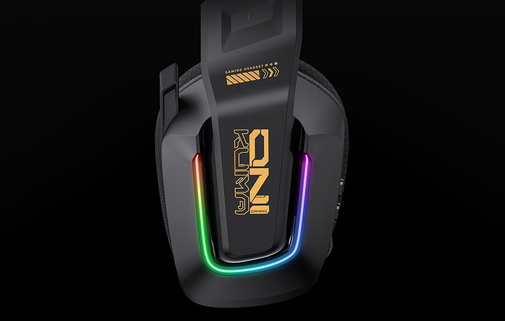 Ακουστικά gaming με οπίσθιο φωτισμό RGB σε σκούρο φόντο