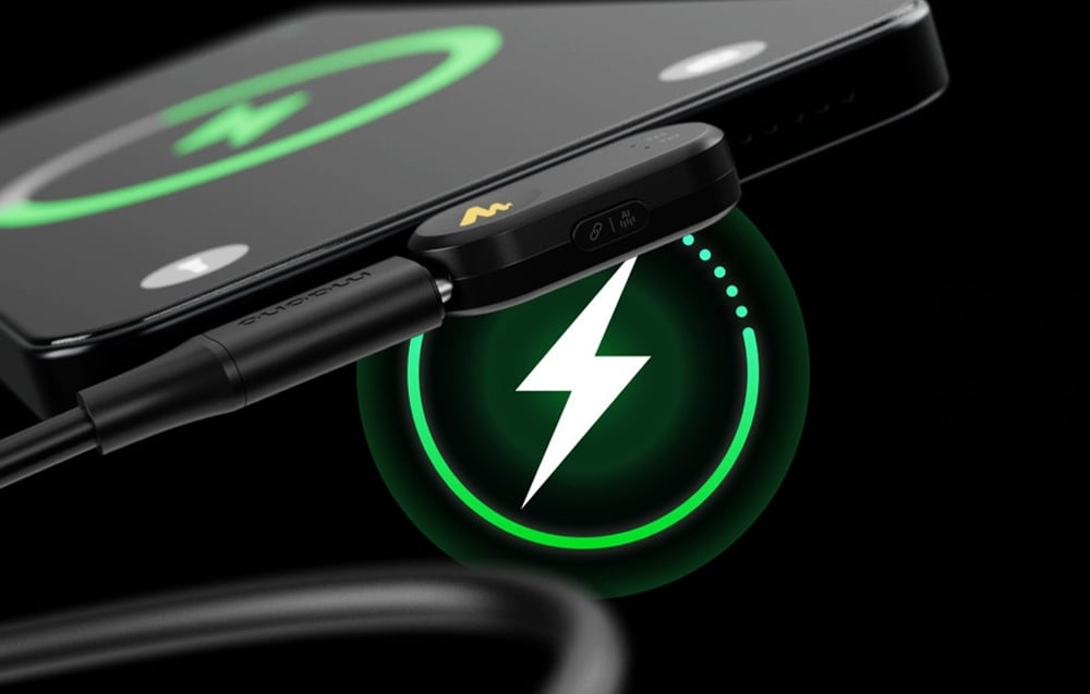 δέκτης Maono WM622 PBC2 συνδεδεμένος σε smartphone