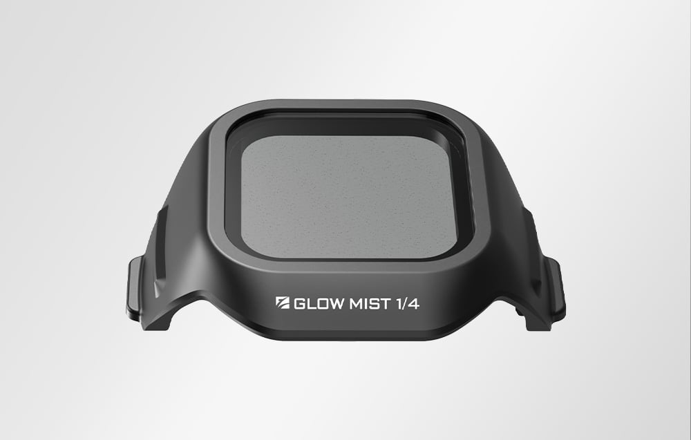 Άνω όψη ενός φίλτρου Glow Mist 1/4 για drone με γκρι γυαλί διάχυσης σε μαύρο πλαίσιο σε λευκό φόντο