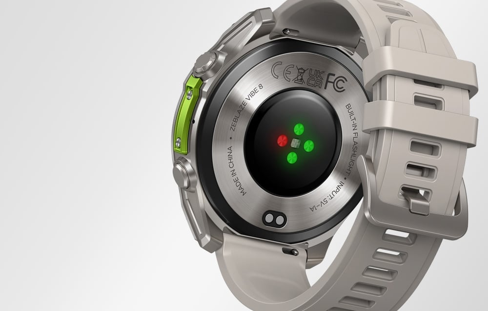 Πίσω πλευρική όψη του smartwatch με ορατό αισθητήρα καρδιακών παλμών με πράσινες λυχνίες LED
