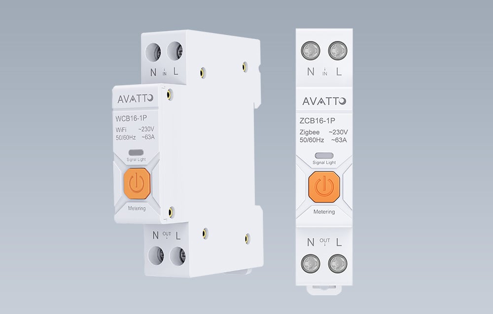 Σύγκριση δύο μονάδων AVATTO - WiFi WCB16-1P και Zigbee ZCB16-1P με πορτοκαλί κουμπιά σε γκρι φόντο