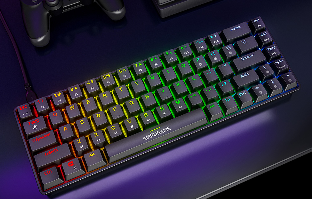 Μηχανικό πληκτρολόγιο RGB που στέκεται πάνω σε ένα γραφείο.