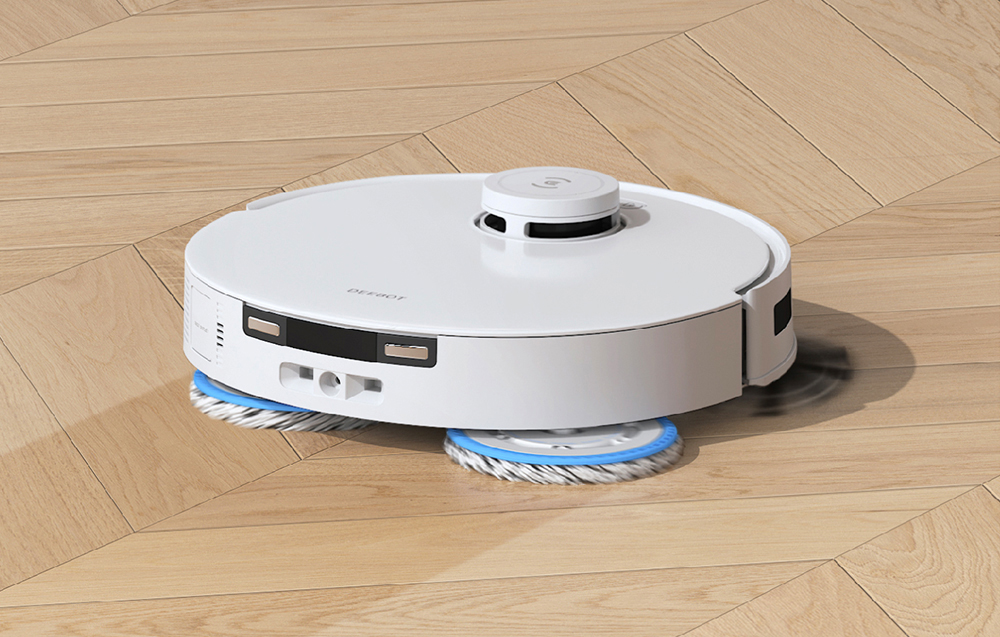 Ρομπότ καθαρισμού Ecovacs DEEBOT T30C PRO που σφουγγαρίζει ένα ξύλινο δάπεδο