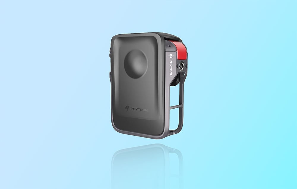 Θήκη κάμερας OSMO 360 σε μπλε φόντο