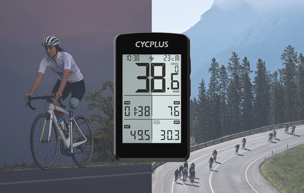 Υπολογιστής Cycplus M3 με οθόνη στο φόντο ενός κολάζ με έναν ποδηλάτη και μια ομάδα ποδηλατών σε ορεινό δρόμο.