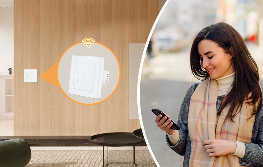 Πίνακας ελέγχου στον τοίχο με ορατό module Wi-Fi και μια γυναίκα έξω που χρησιμοποιεί την εφαρμογή στο τηλέφωνό της