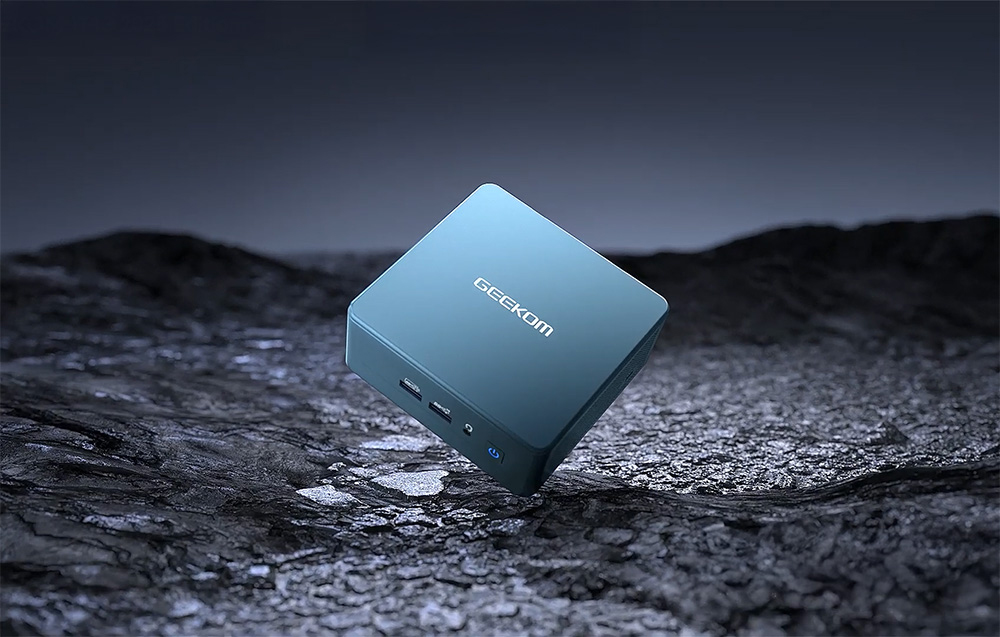Geekom Mini PC σε μαύρο βράχο