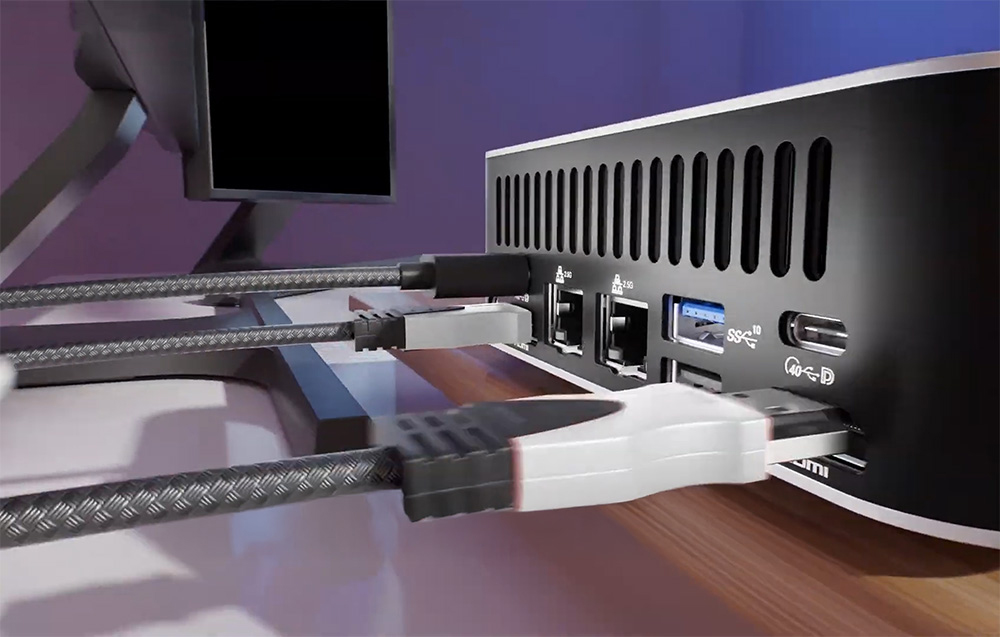 Κοντινό πλάνο του MINI PC με θύρες και συνδεδεμένα καλώδια