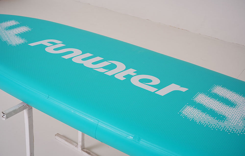 Μπλε σανίδα κολύμβησης Funwater σε ειδική βάση