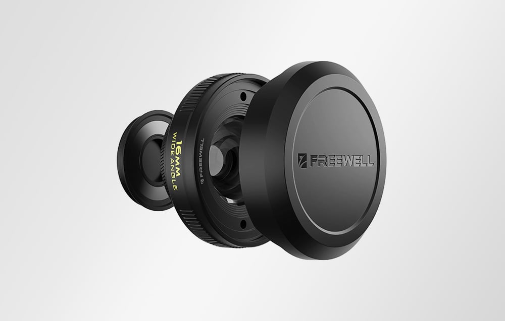Μαύρος ευρυγώνιος φακός Freewell 16 mm σε προφίλ με φόντο ανοιχτόχρωμο