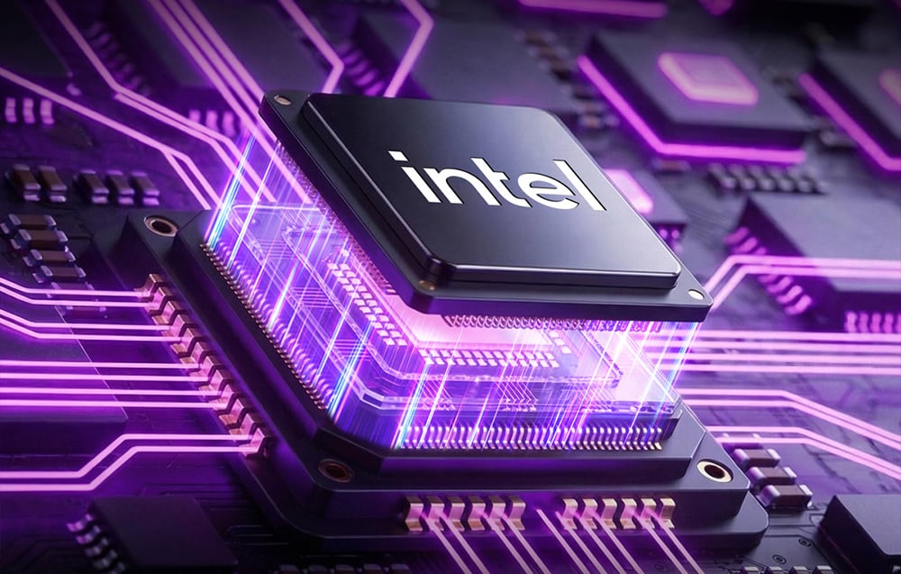 Κοντινό πλάνο ενός σύγχρονου επεξεργαστή Intel τοποθετημένου σε μια υποδοχή σε μια μοβ μητρική πλακέτα με ορατές επαφές