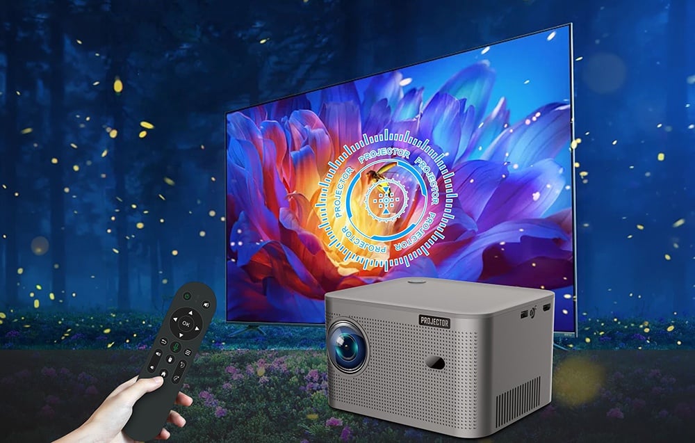 Ένας προβολέας Magcubic με τη λέξη «PROJECTOR», μια οθόνη με floral μοτίβο, ένα τηλεχειριστήριο στο χέρι και ένα γραφικό σταυρόνημα αυτόματης διόρθωσης.