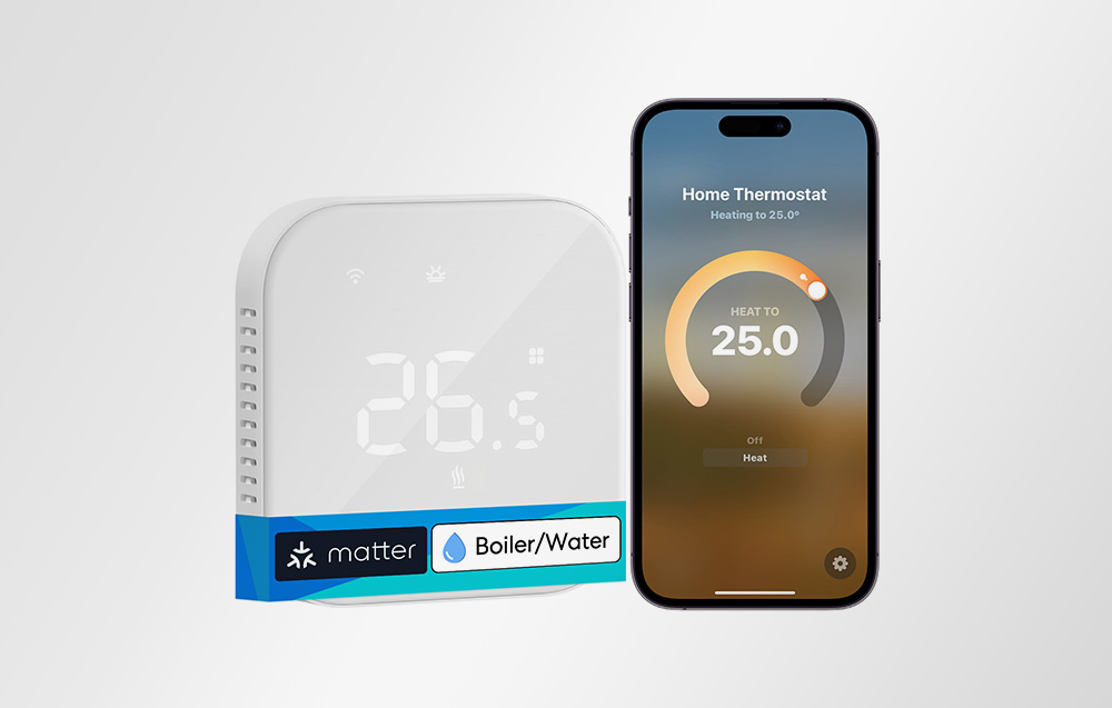 Ένας λευκός έξυπνος θερμοστάτης Meross και ένα smartphone με την εφαρμογή ελέγχου θερμοκρασίας