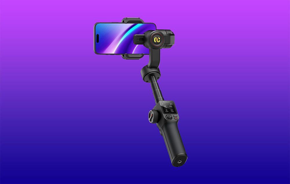 Gimbal με smartphone σε οριζόντια θέση, μπροστά από φόντο με μοβ ντεγκραντέ.