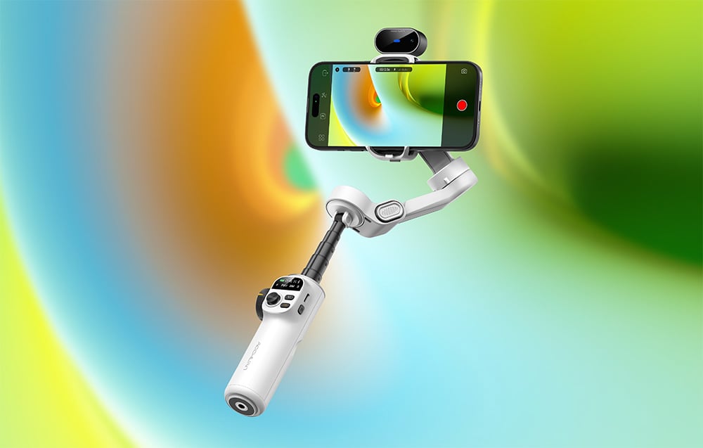 Ένα gimbal με ένα smartphone και ένα AI module στην κορυφή, με φόντο μια διαβάθμιση αποχρώσεων του πράσινου, του μπλε και του πορτοκαλί.