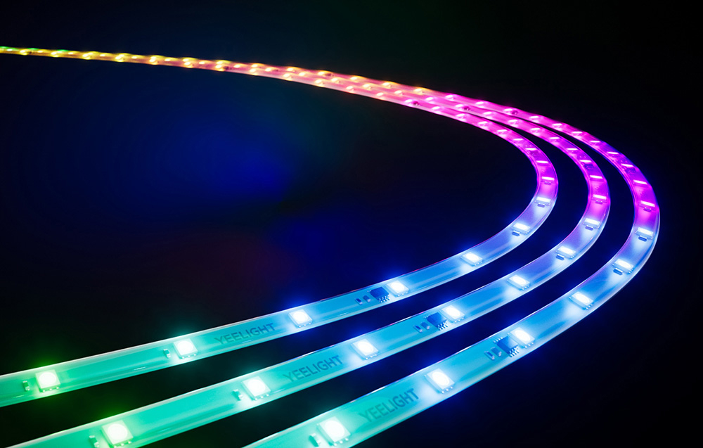 Πολύχρωμη λωρίδα LED Yeelight σε μαύρο φόντο