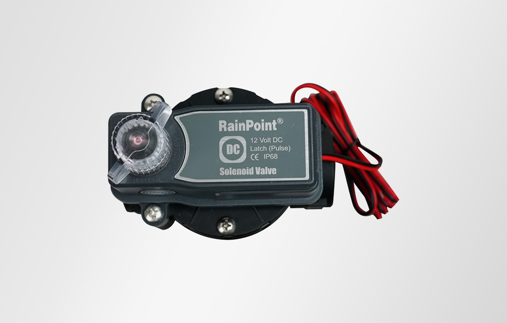 Κάτοψη μιας ηλεκτρομαγνητικής βαλβίδας RainPoint® με την ένδειξη 12 Volt DC Latch (Pulse) CE IP68 Solenoid Valve