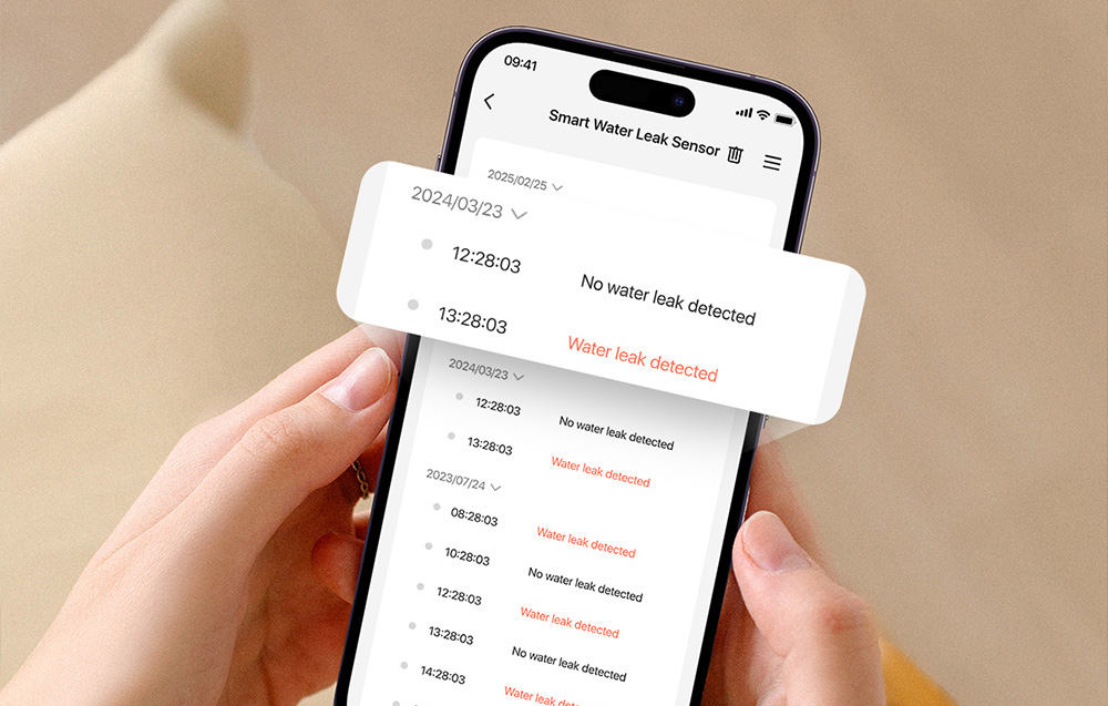 Smartphone στο χέρι με ενεργοποιημένες τις ειδοποιήσεις