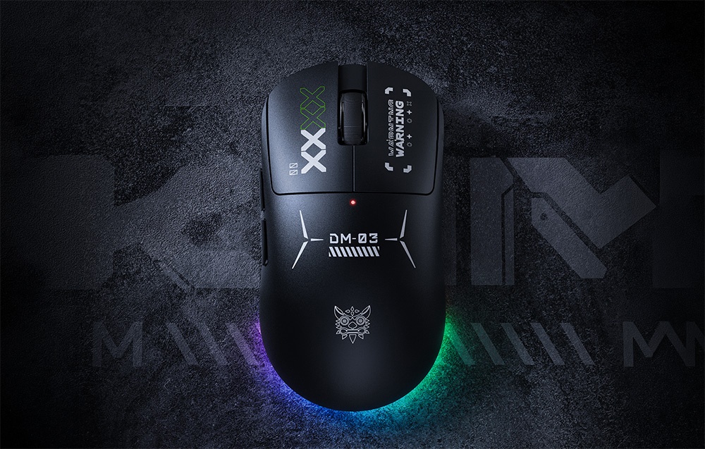 Μαύρο ποντίκι υπολογιστή Onikuma πάνω σε σκούρο mouse pad