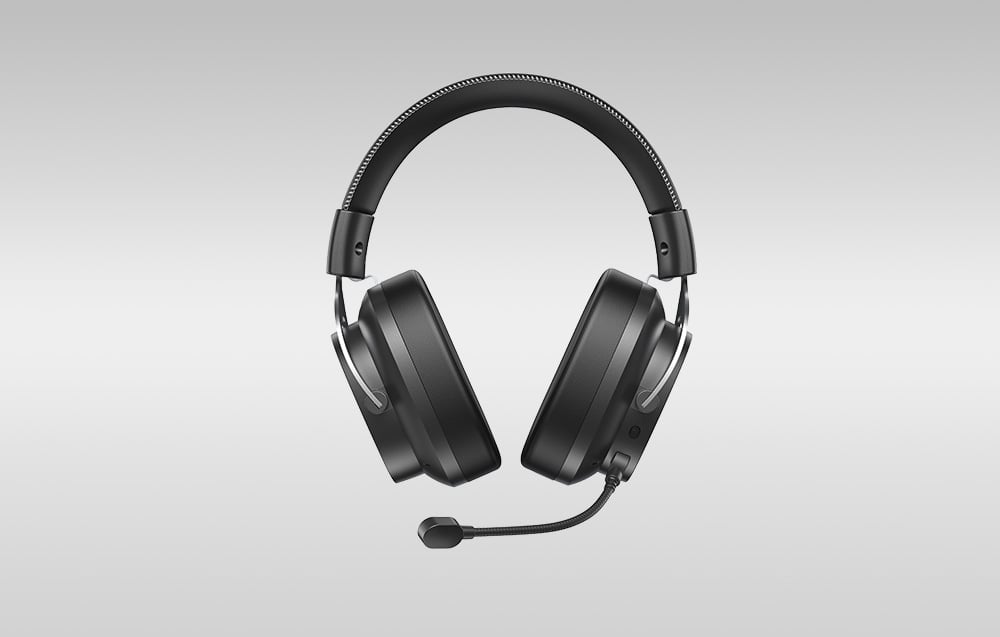 Μαύρα ακουστικά gaming QCY Heroad VT200, φωτογραφημένα από μπροστά με φόντο γκρι ντεγκραντέ