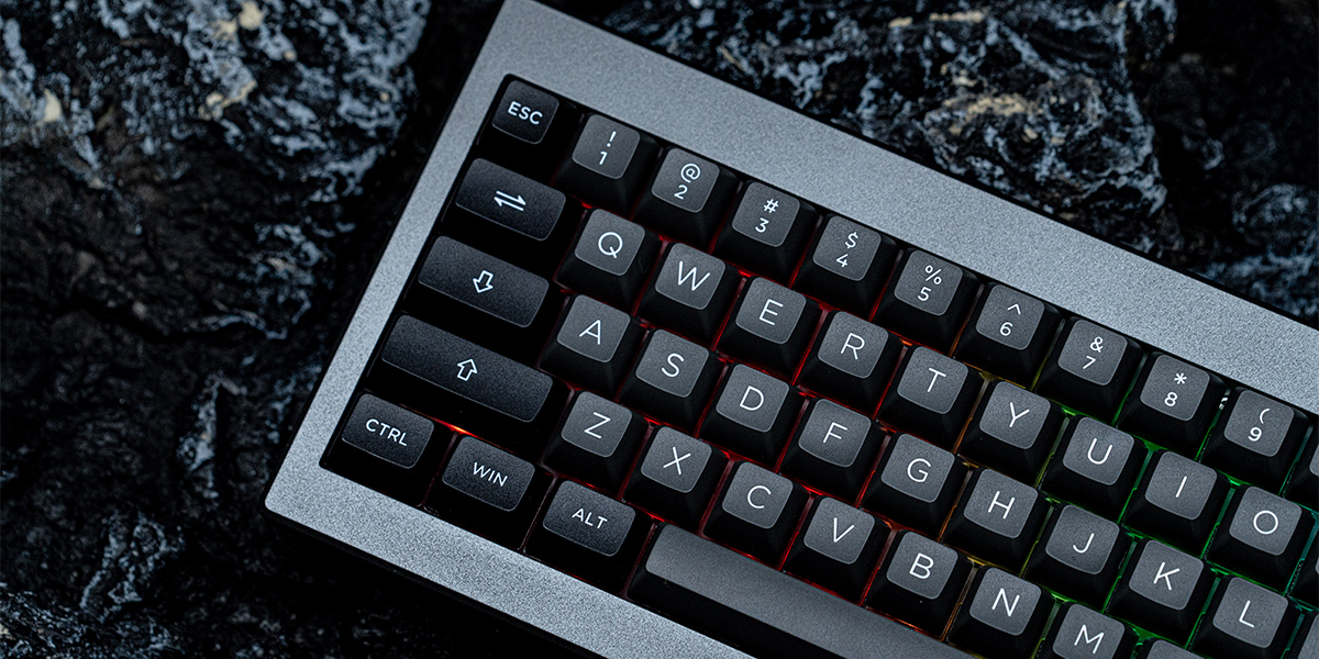 Epomaker Shadow-X OLED screen and knob