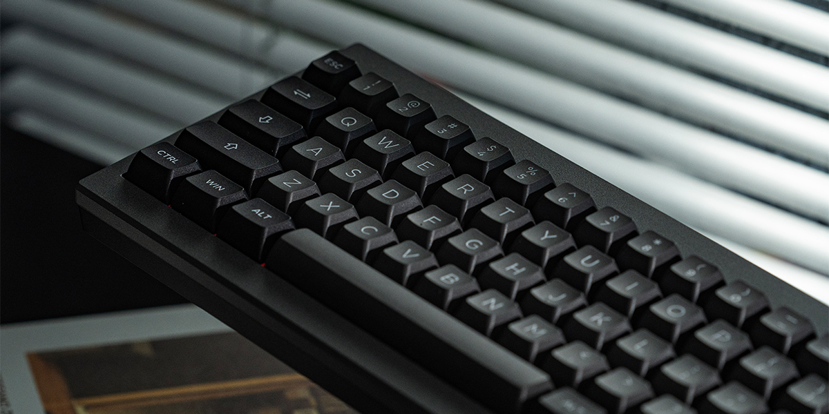 Epomaker Shadow-X PC plate and south-facing LEDs