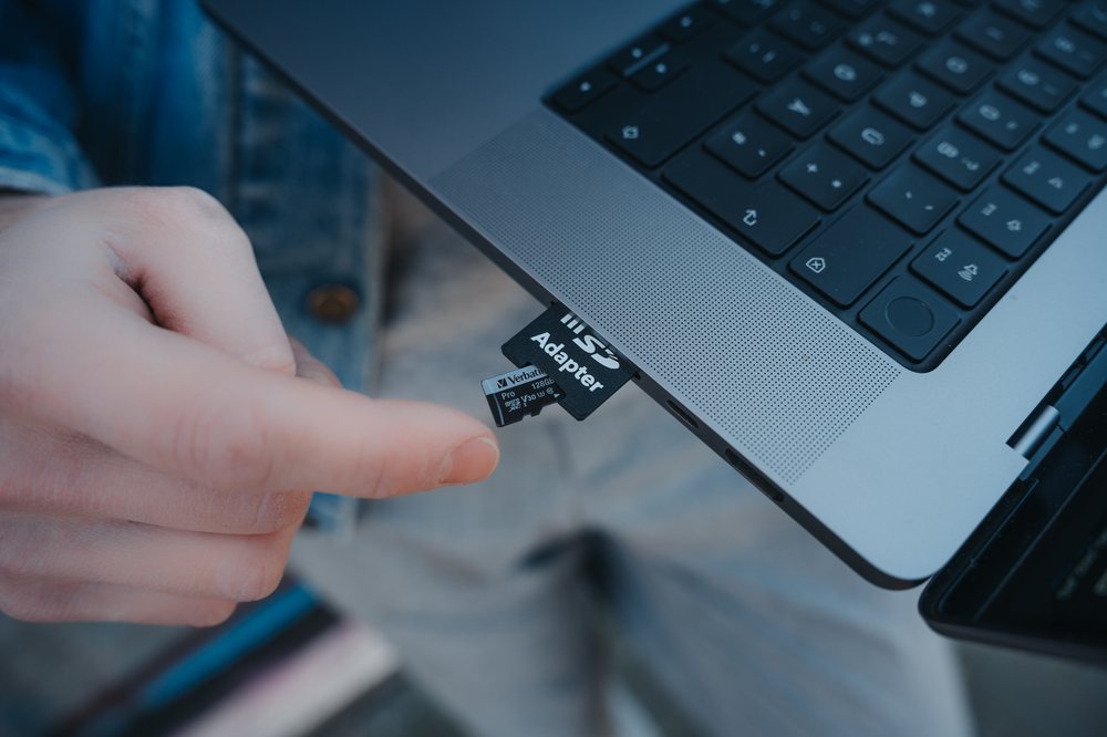 Πλήρη κάρτα microSD