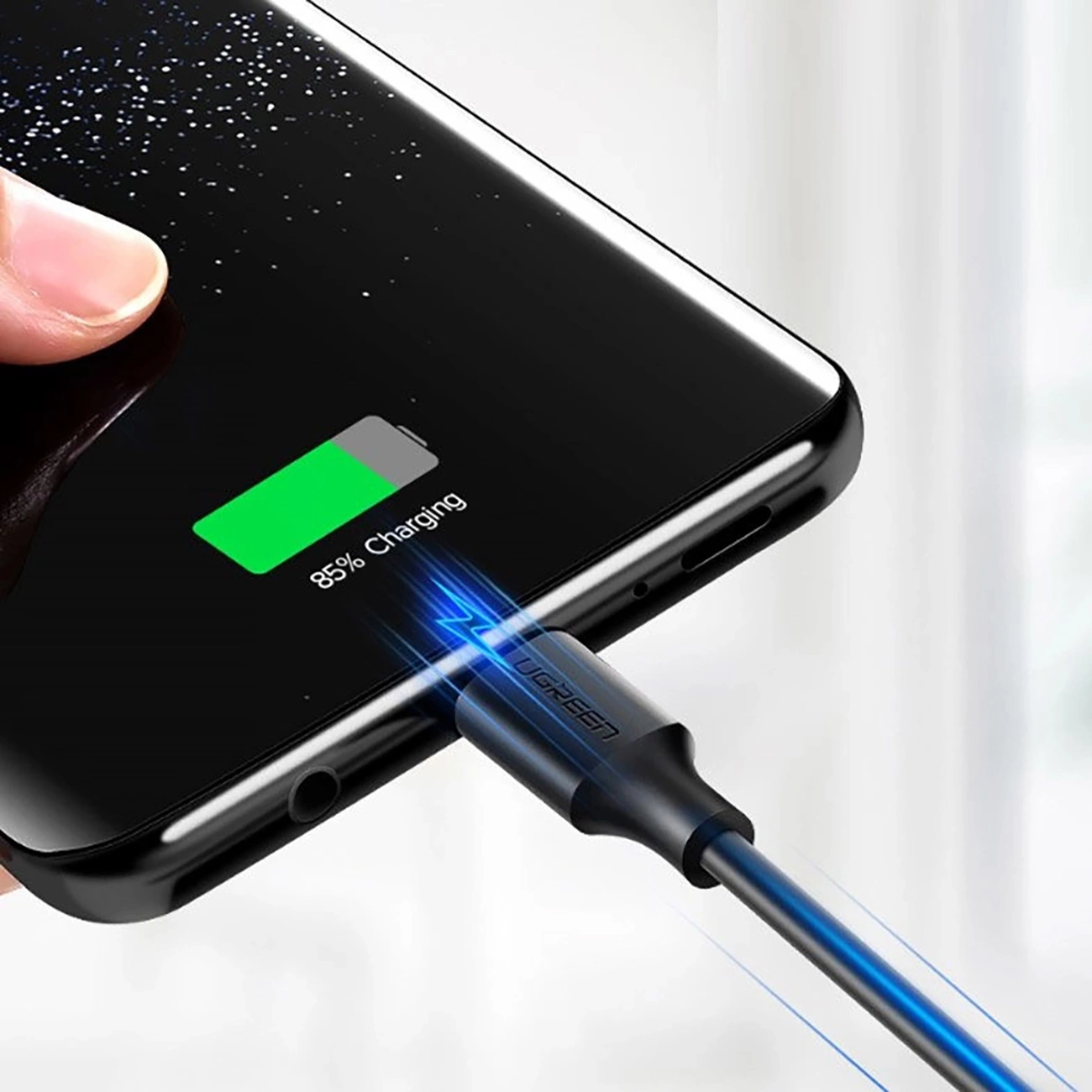 Καλώδιο Ugreen US184 συνδεδεμένο στο τηλέφωνο